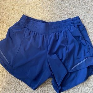 LULULEMON NAVY BLUE HOTTY HOT SHORTS